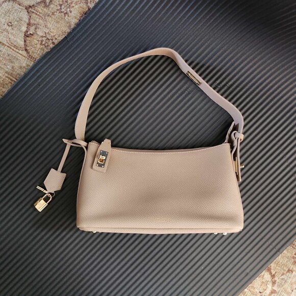 😍VERAFIED - 😍NWOT 😍Gold Beige Hobo Bag - Picture 3 of 15